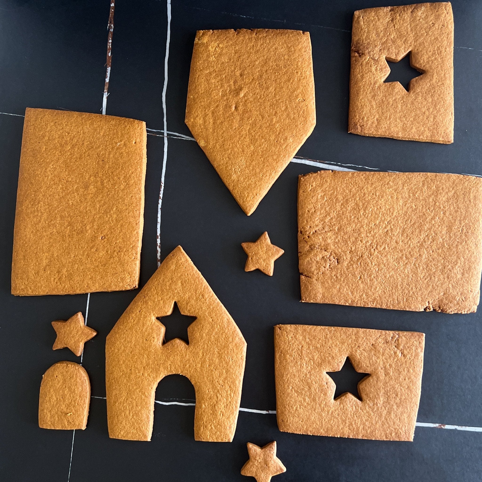 DIY Gingerbread House - La Bouche