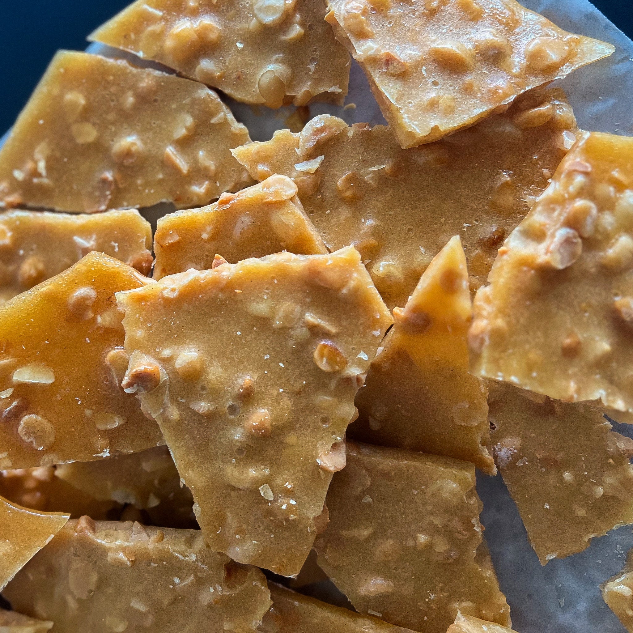 Macadamia + Vanilla Bean Brittle - La Bouche