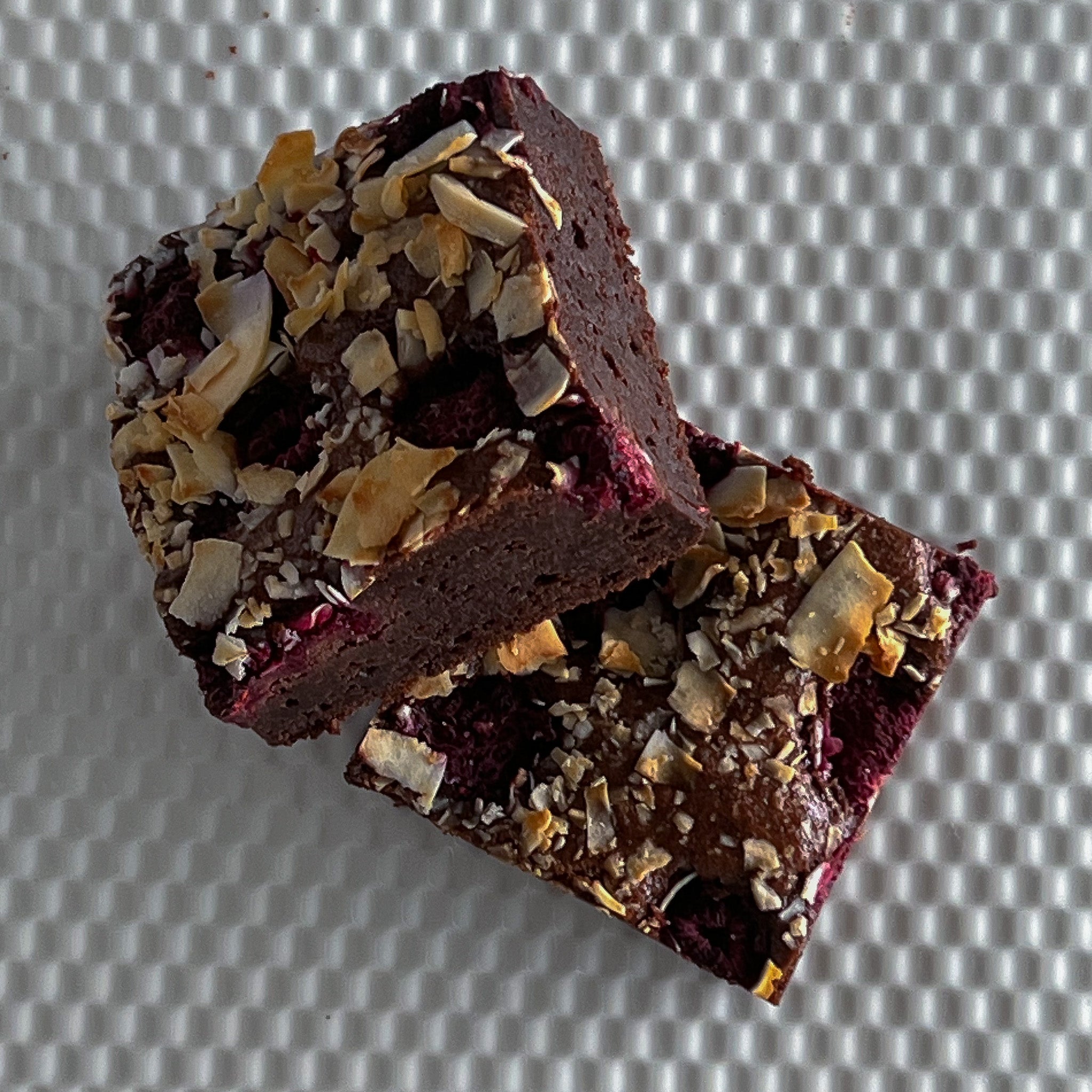 Raspberry + Coconut Chocolate Brownie - La Bouche
